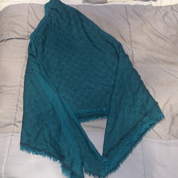 Gucci Winter Scarf - Picture 2 of 3